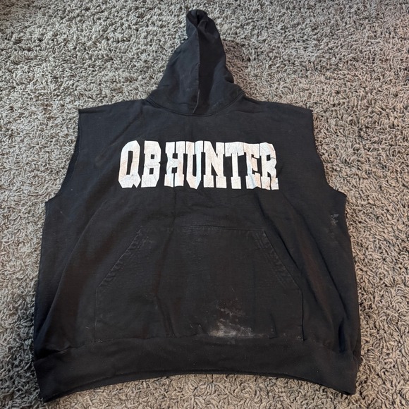 QB Hunter Sleeveless Hoodie Men's 2XL Black Graphic Sleeveless Top - Picture 1 of 5